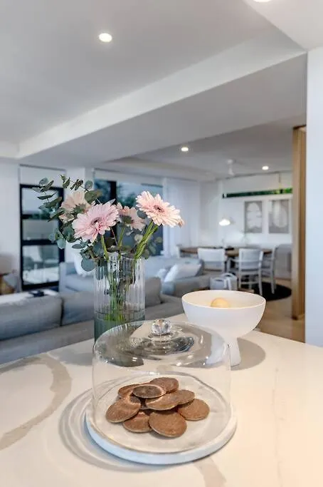 Holiday home The Hamptons Lake House - Noosa Heads Luxury House Australia