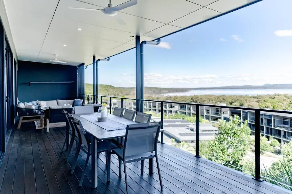 The Hamptons Lake House - Noosa Heads Luxury House 0*,  Australia