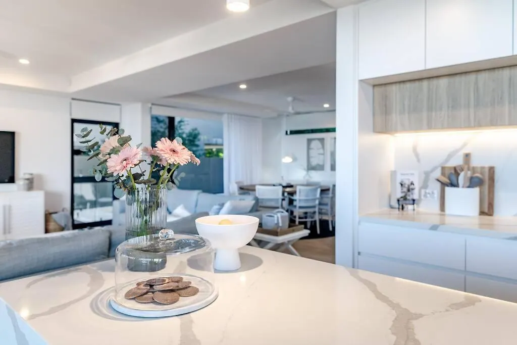 Holiday home The Hamptons Lake House - Noosa Heads Luxury House